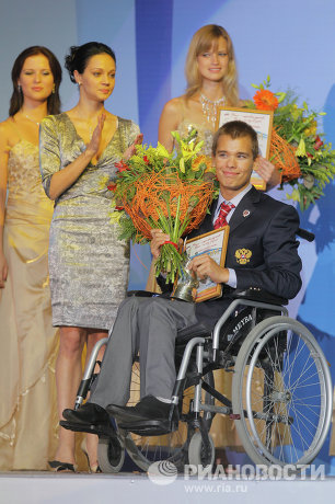 На фото: пловец Дмитрий Кокарев во вручения премии национальной номинации "Преодоление" в области физической культуры и спорта.