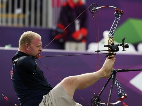 Лучник без рук стал паралимпийским чемпионом