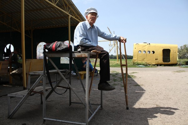 90-летний парашютист