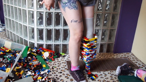 Американка собрала из Lego ножной протез
