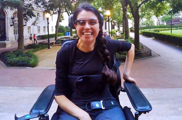 Как очки Google Glass помогли парализованной девушке