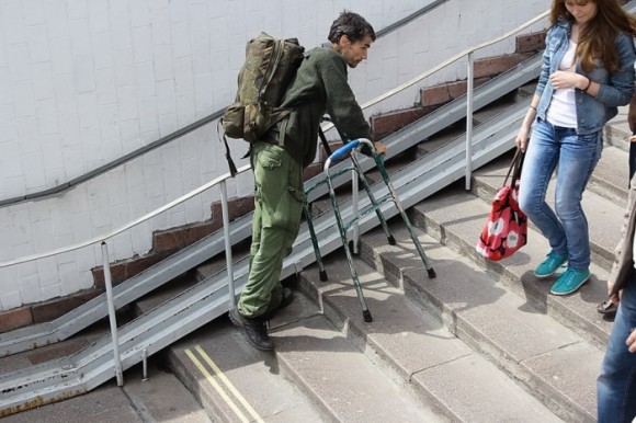 Зона отчуждения: Москва закрыта для инвалидов-колясочников и мам с колясками