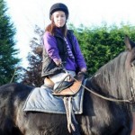 Элли Бишоп занимается конным спортом и хочет участвовать в Паралимпийских играх