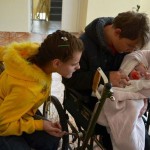 Родителям-инвалидам с ДЦП до сих пор не отдают новорожденную дочку