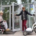 За закрытыми дверями: как жить в городе, если ты в инвалидной коляске