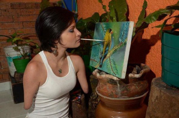 Zuly Sanguino - колумбийская художница без рук