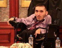 Армянский художник-инвалид привез в Казань душу в стиле «ню»