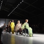 В модном показе в Нью-Йорке приняли участие люди с инвалидностью
