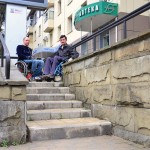Спустя год после Паралимпиады в Сочи не работает ни один городской подъемник для инвалидов