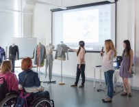 В Москве дизайнеры представили одежду для людей с инвалидностью