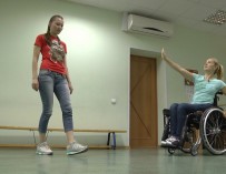 Модерн на ногах и на колясках: В Екатеринбурге открывается инклюзивная школа танцев
