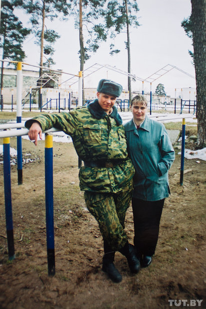     Владимир с мамой.