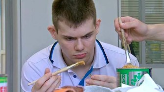 В Ленинградской области появился центр, где инвалидов в буквальном смысле учат самостоятельной жизни