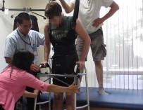 Как поднять на ноги парализованного человека