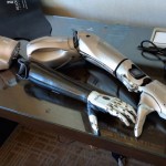 Фанату-инвалиду подарили протез руки из Metal Gear Solid V