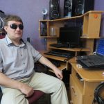 Преодоление: слепой волгодонец работает на компьютере и готовится получить диплом юриста