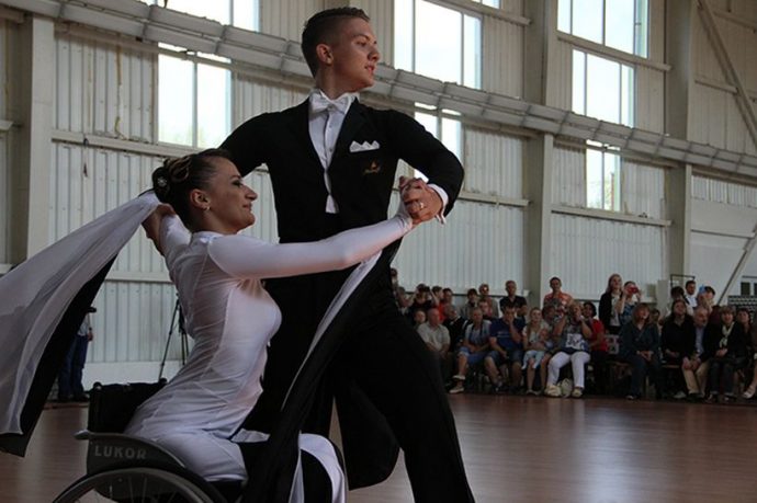  Алеся Алехнович и Максим Шилов танцуют около двух с половиной месяцев.