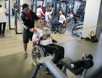 Фитнес-тренировка для людей с инвалидностью прошла в Москве