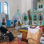 Батюшка и камни. Как в умирающей деревне живет и служит священник в инвалидном кресле