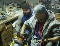 Парапутешественник-экстремал создал первую в РФ инвалидную коляску для дайвинг