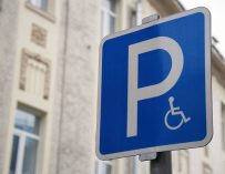 Инвалидам упростят доступ к бесплатной парковке