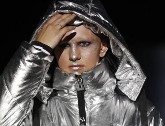 Жизнь без волос: как модель с алопецией открыла показ Moscow Fashion Week